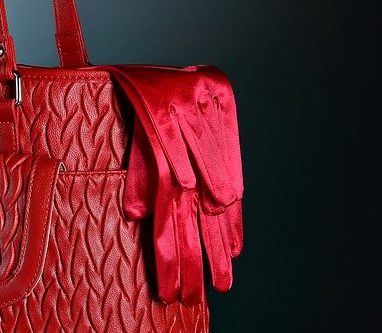 Does a red wallet really attract money?