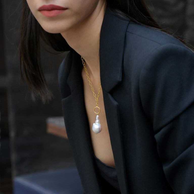 The Old Money Aesthetic: The Revival of Conservative Elegance in Fashion These terms emphasize classic, understated, timeless fashion, characterized by high-quality materials, clean lines, and discreet brands.